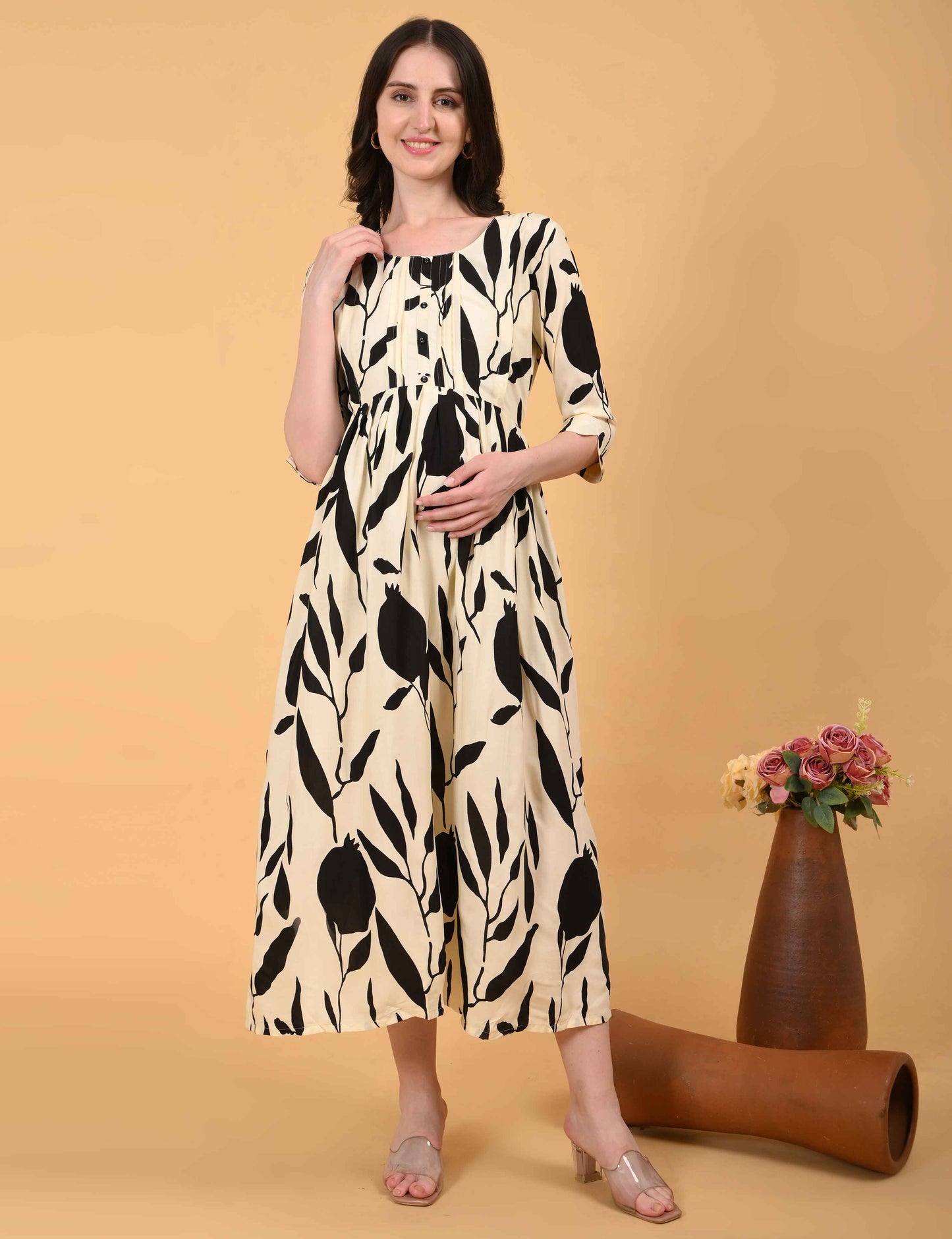 Cream-Colored Maternity 3/4th Gown