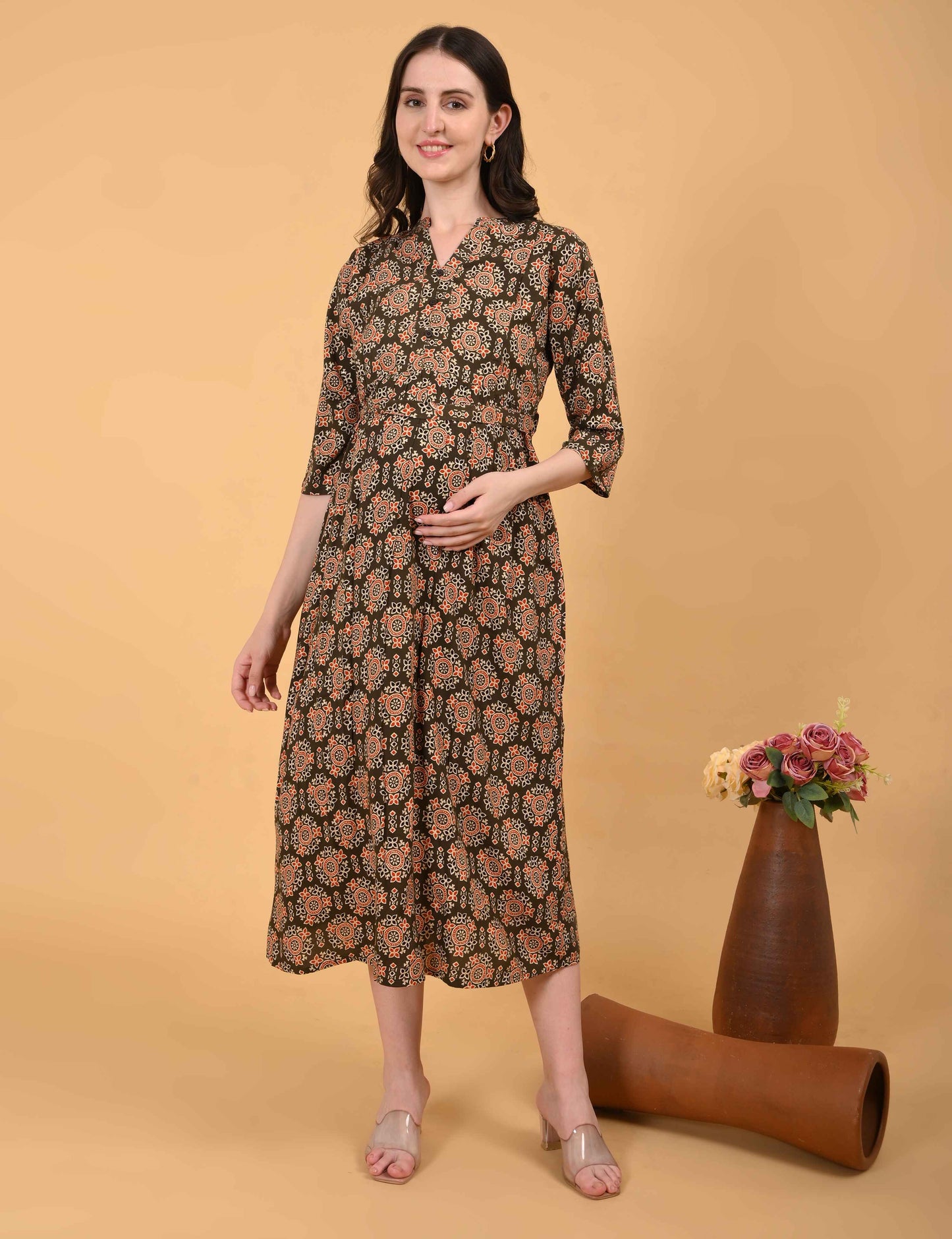 Khaki-Colored Maternity 3/4th Gown