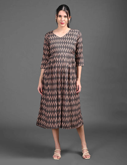 Coffee-Colored Maternity 3/4th Gown