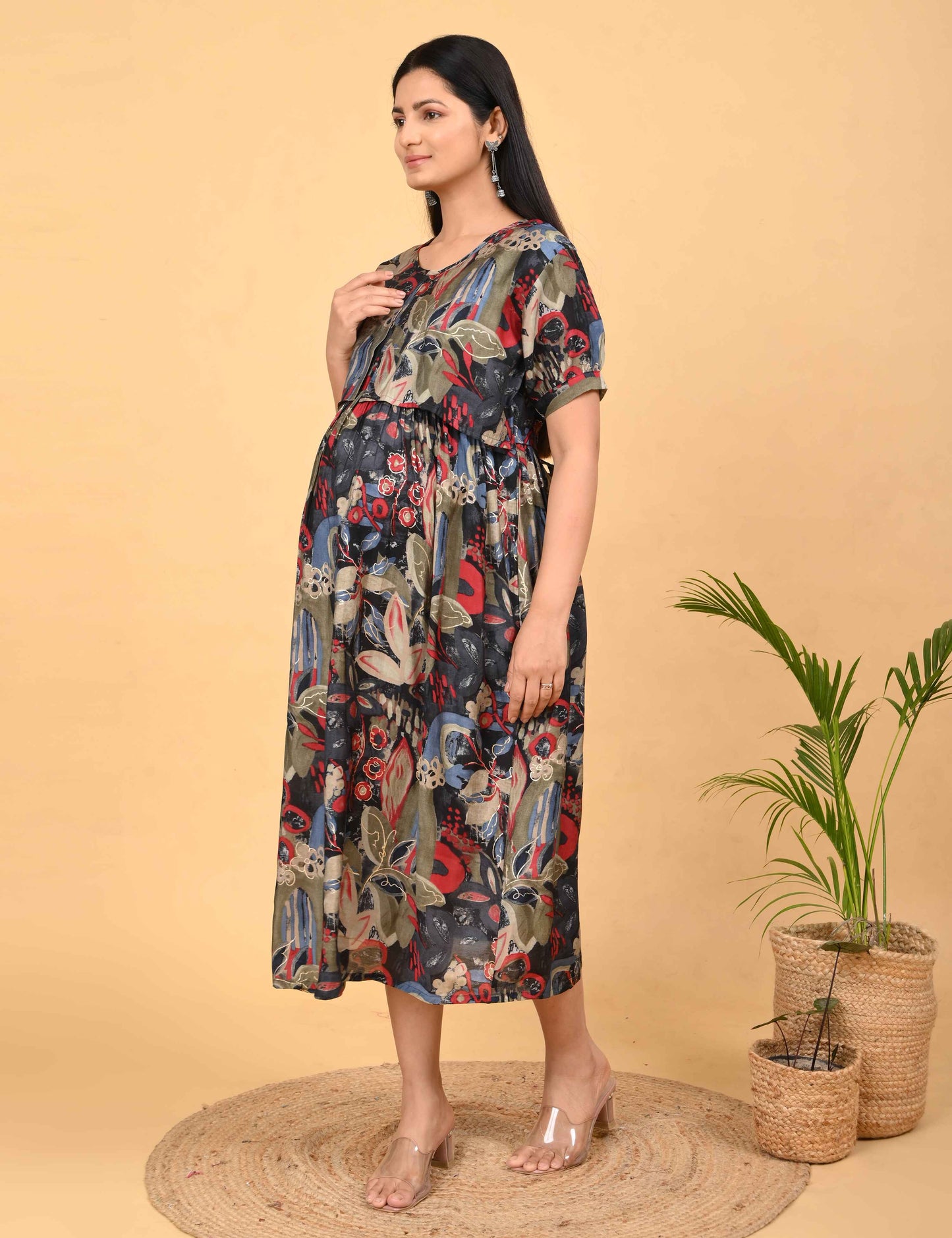 Charcoal-Colored Maternity 3/4th Gown