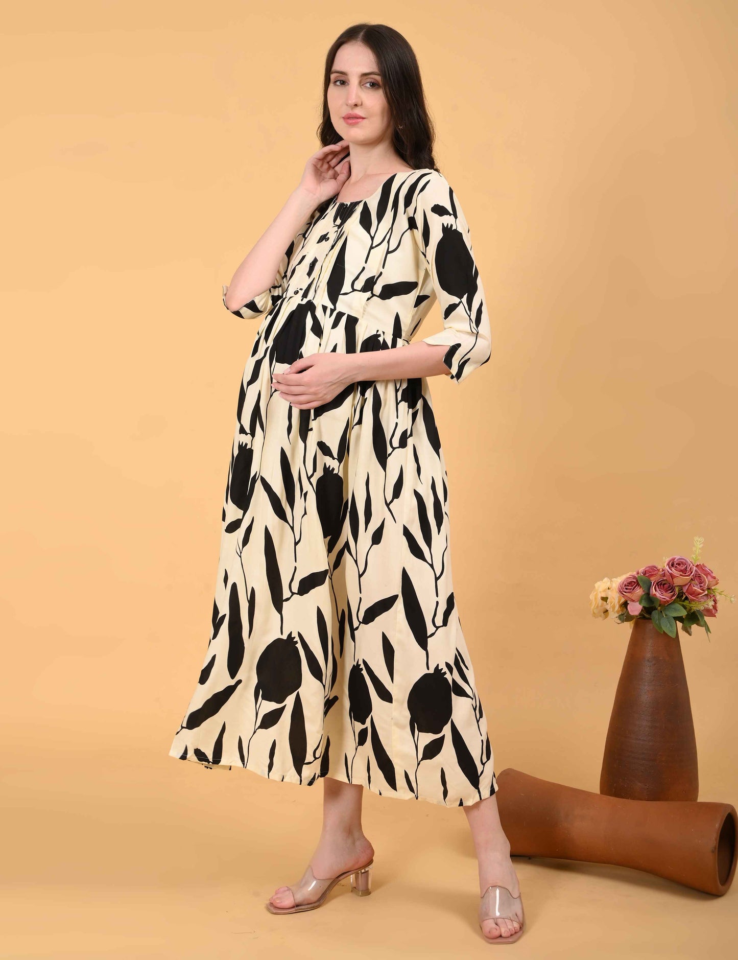 Cream-Colored Maternity 3/4th Gown