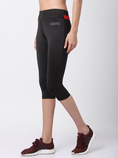 Womens Mid-Rise Solid Capri - Black/Red