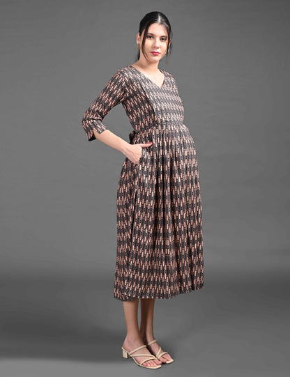 Coffee-Colored Maternity 3/4th Gown