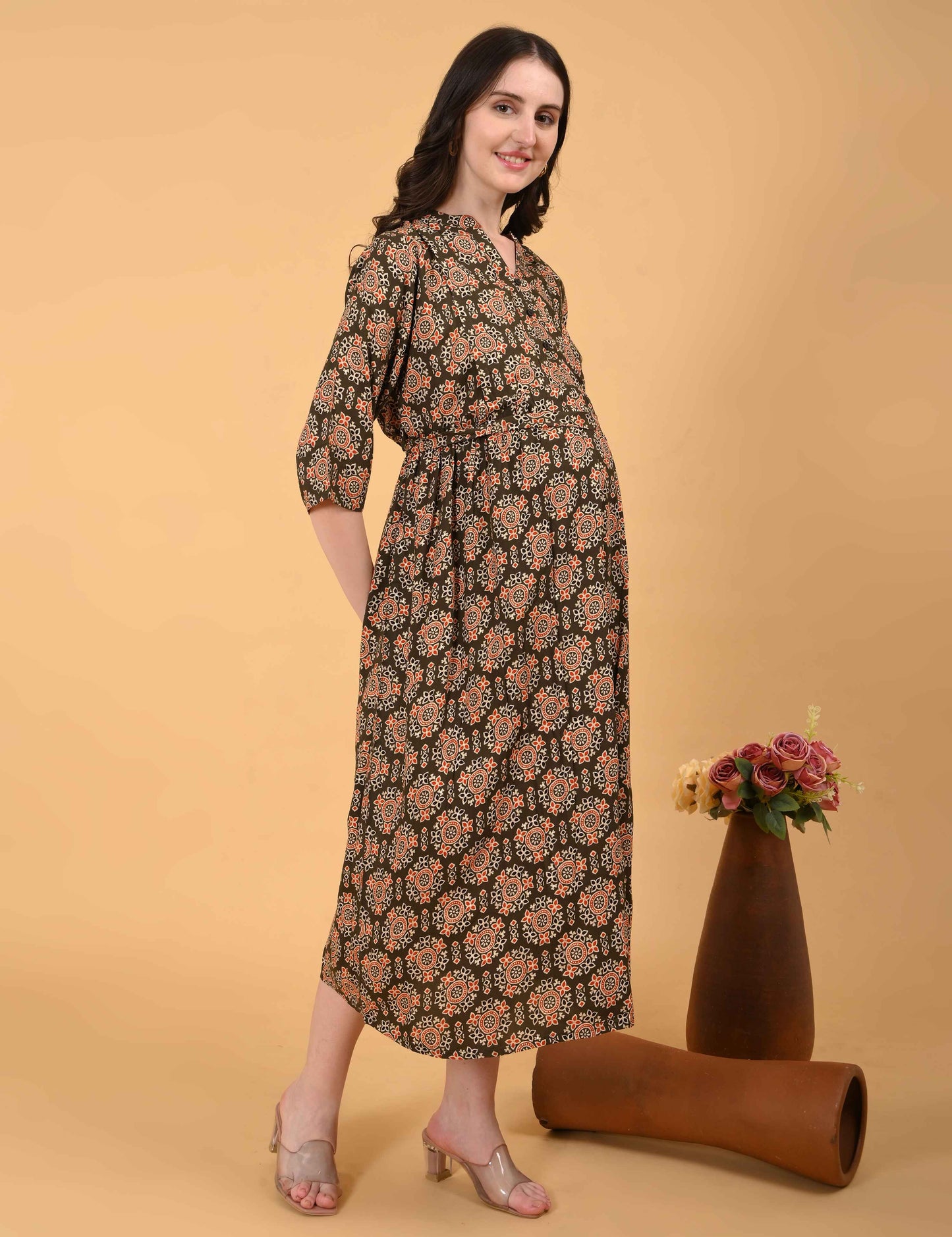 Khaki-Colored Maternity 3/4th Gown