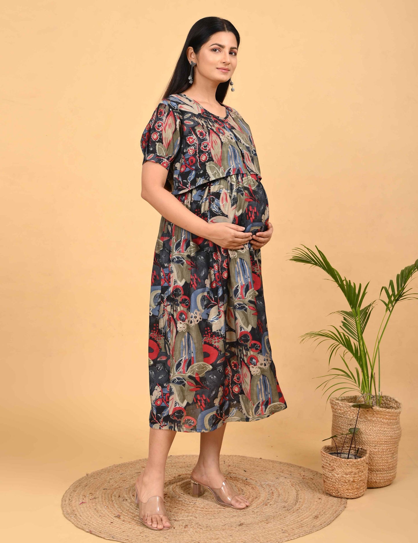Charcoal-Colored Maternity 3/4th Gown