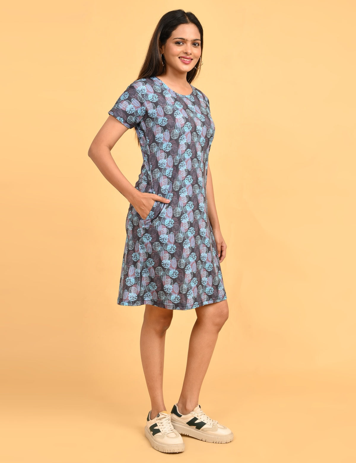 Charcoal-Colored Printed Short Nighty