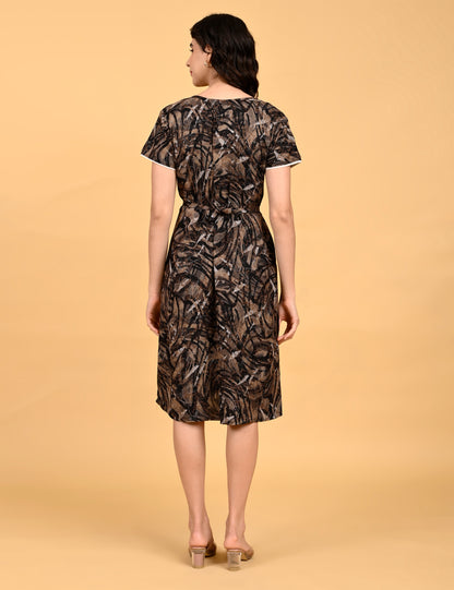 Khaki-Colored Maternity 3/4th Gown