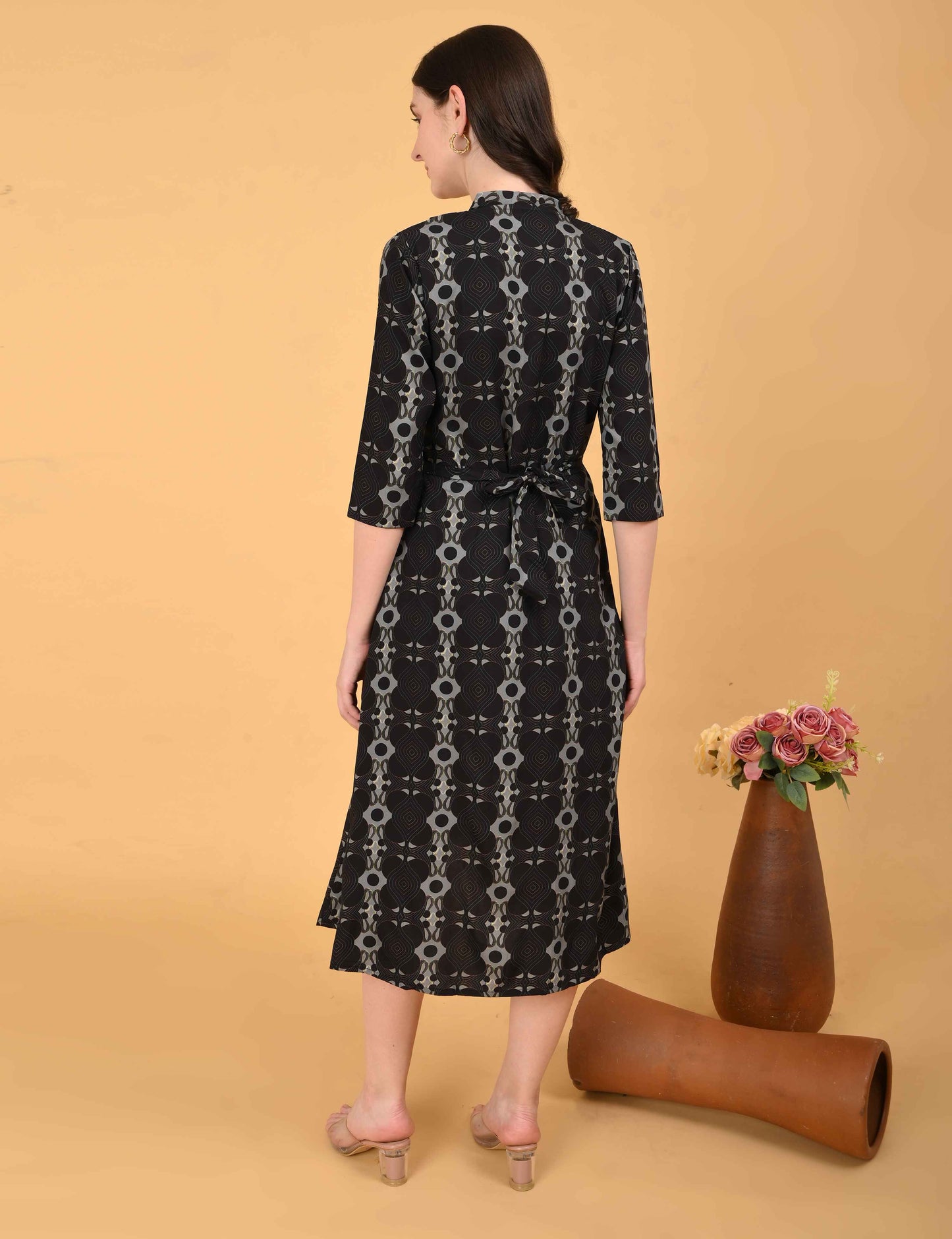 Black-Colored Maternity 3/4th Gown