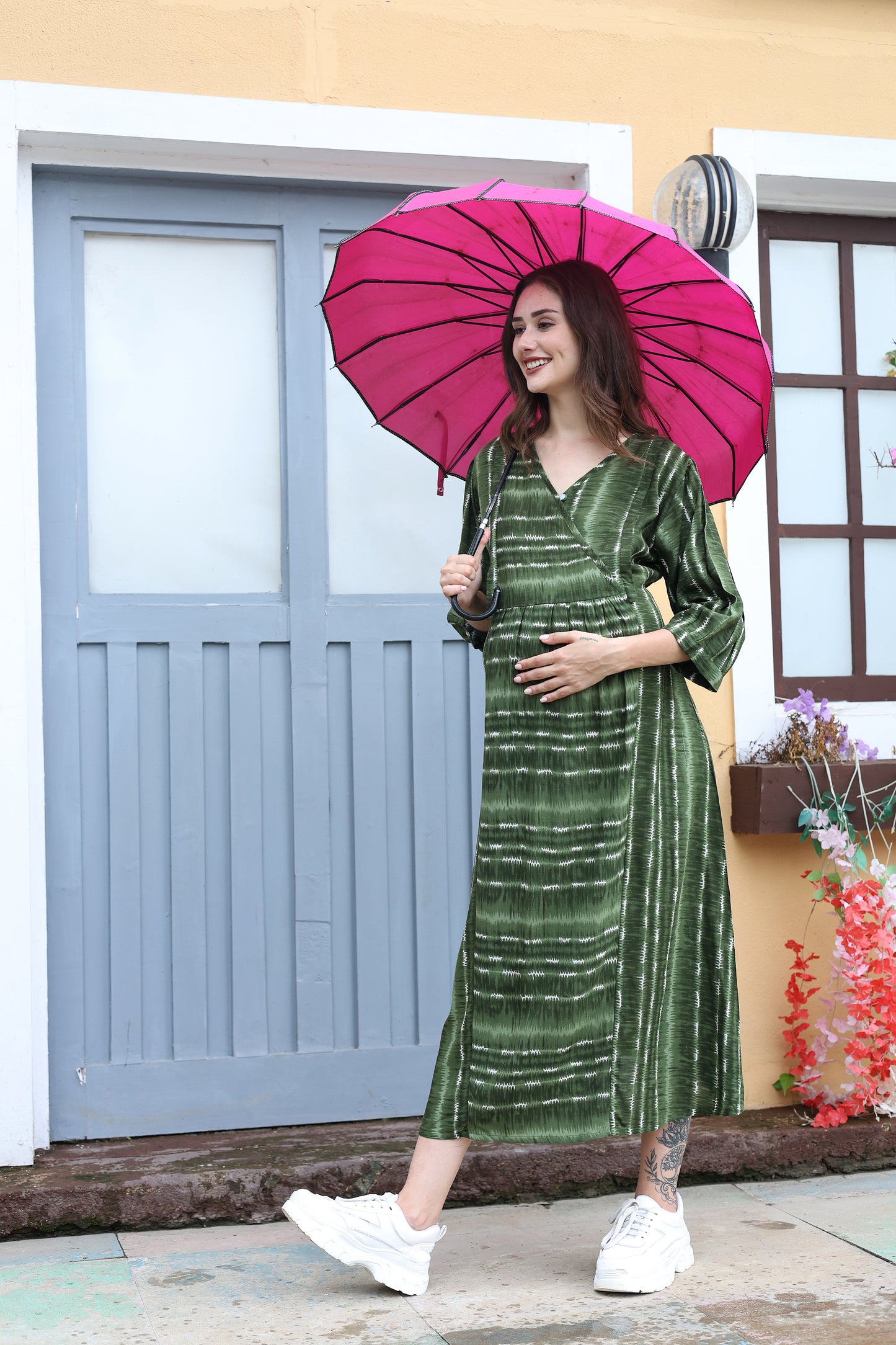 L.Green-Colored Maternity 3/4th Gown