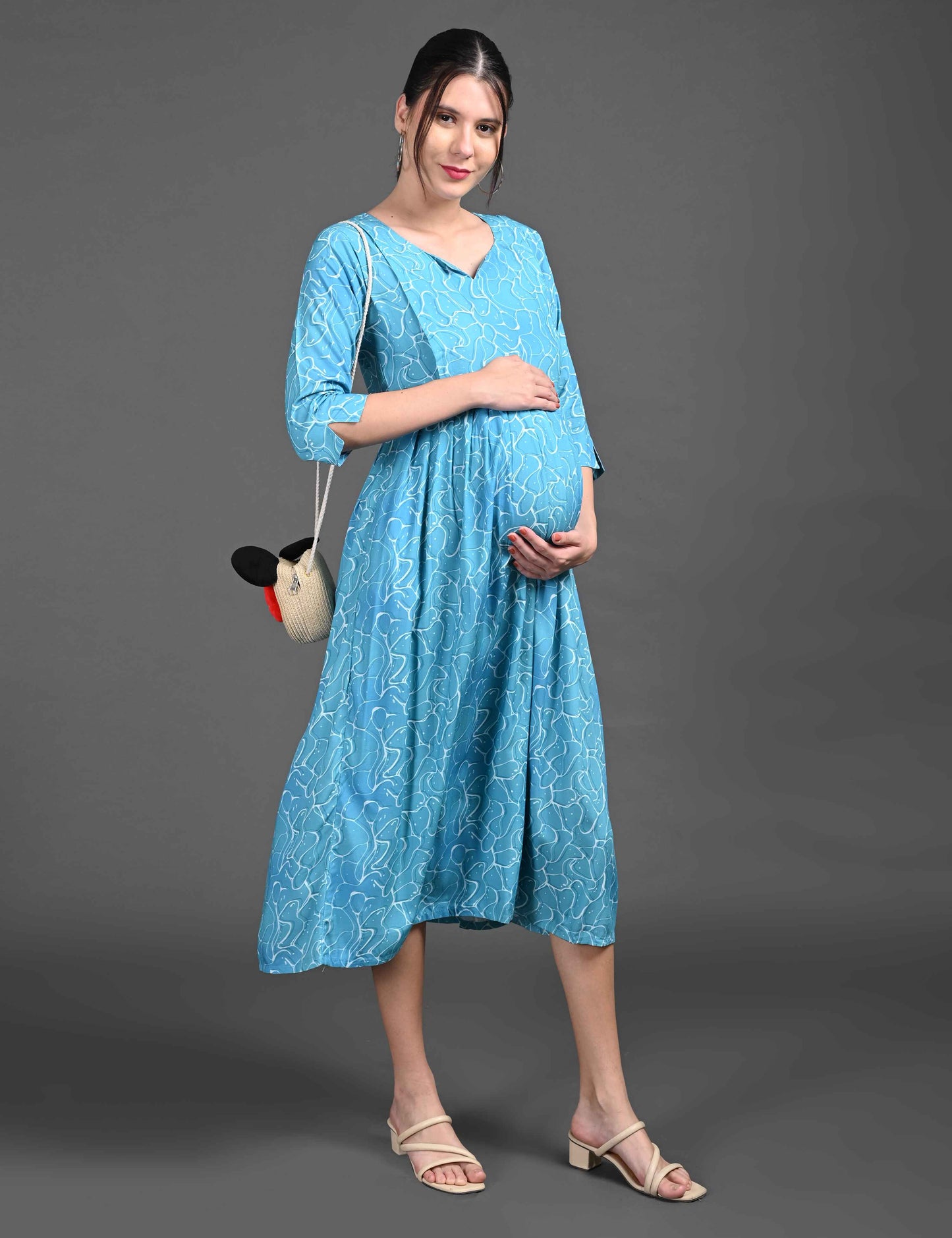 Turquoise-Colored Maternity 3/4th Gown