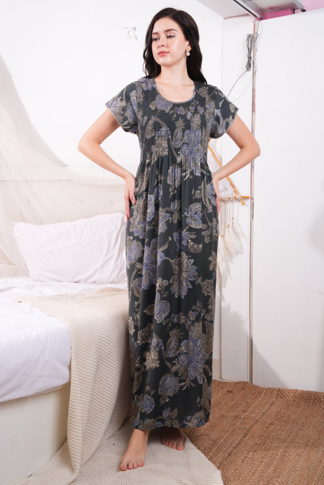 D.Grey-Colored Alpine Smoking Nightdress