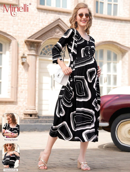 Black-Colored Maternity 3/4th Gown