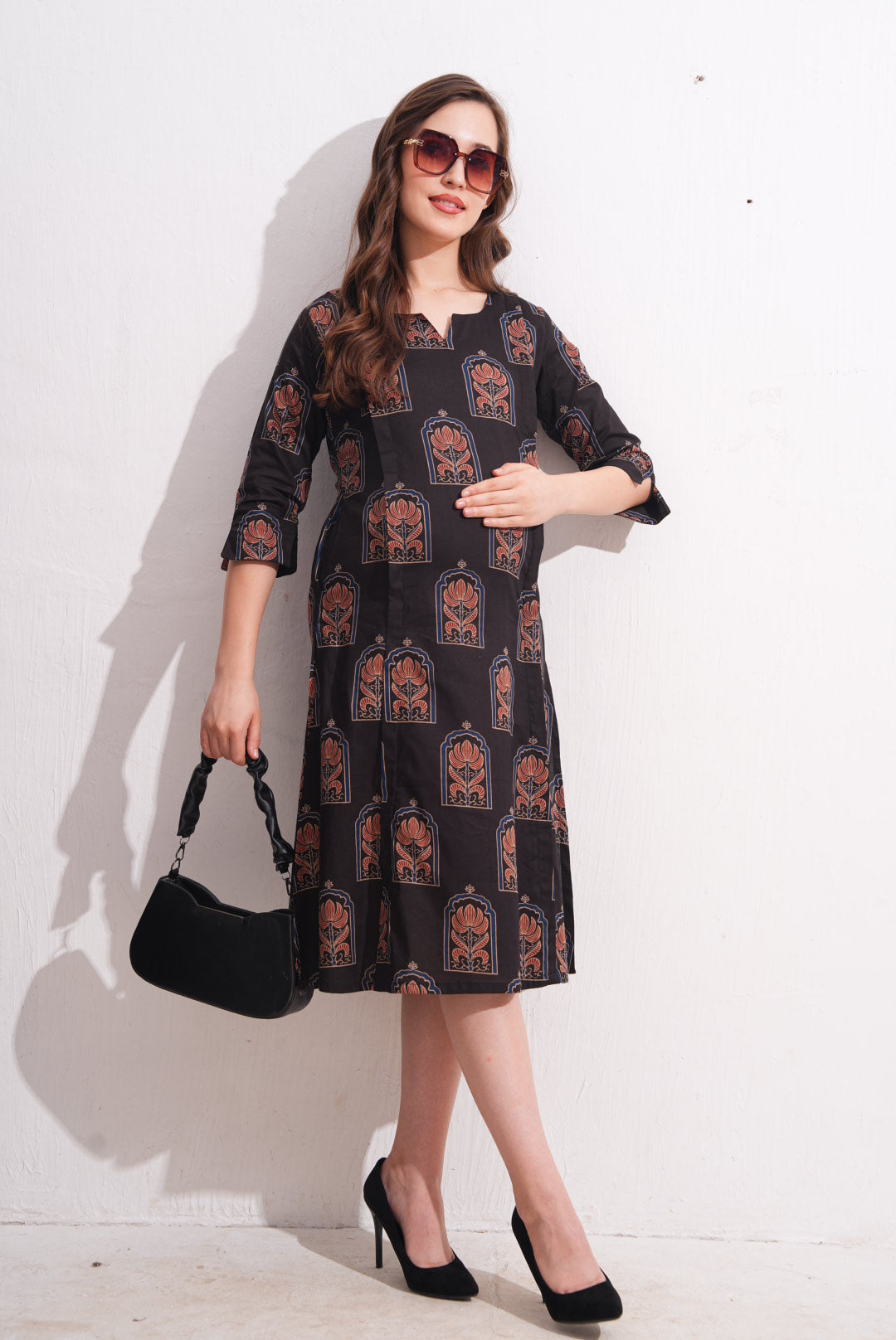 Black-Colored Maternity 3/4th Gown