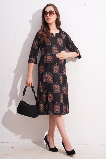 Black-Colored Maternity 3/4th Gown