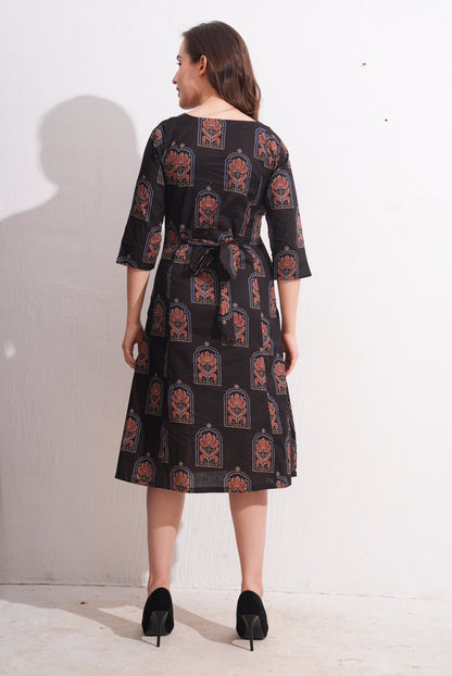 Black-Colored Maternity 3/4th Gown