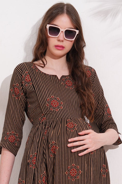 Coffee-Colored Maternity 3/4th Gown