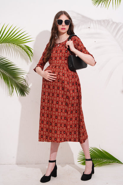 Rust-Colored Maternity 3/4th Gown
