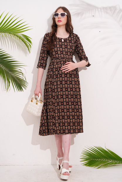 Coffee-Colored Maternity 3/4th Gown