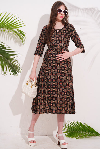 Coffee-Colored Maternity 3/4th Gown