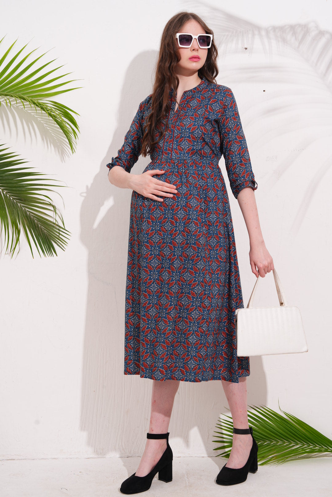 D.Blue-Colored Maternity 3/4th Gown