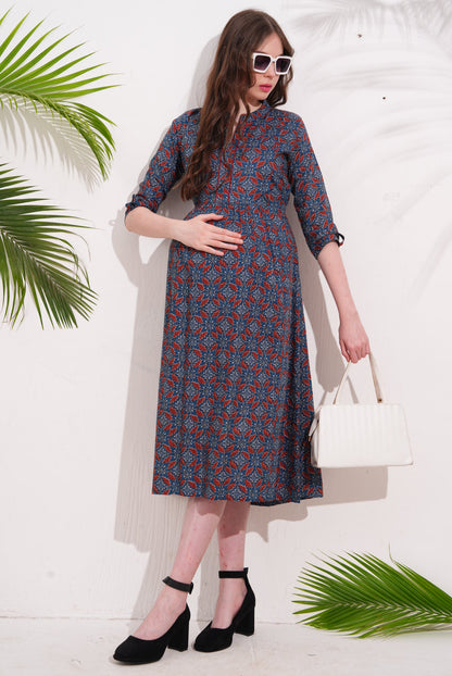 D.Blue-Colored Maternity 3/4th Gown