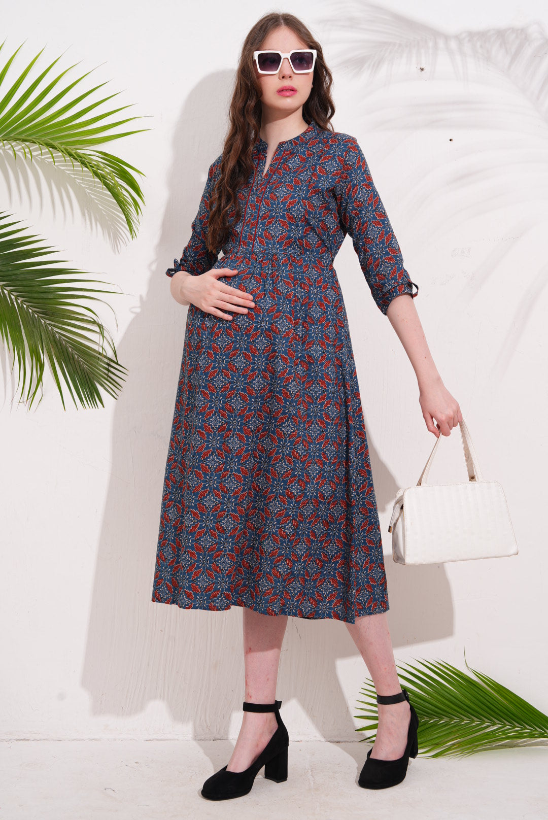 D.Blue-Colored Maternity 3/4th Gown