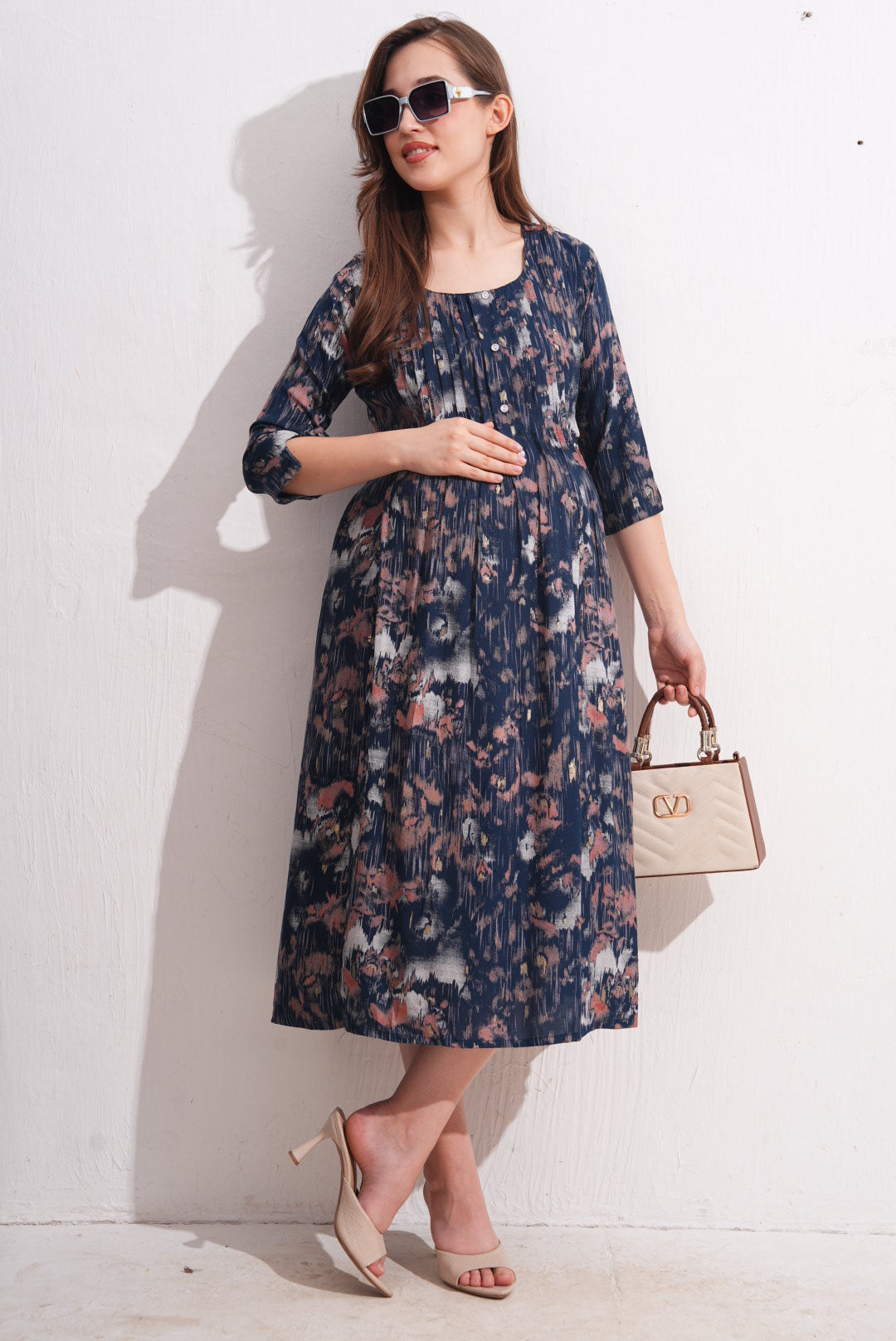 D.Blue-Colored Maternity 3/4th Gown