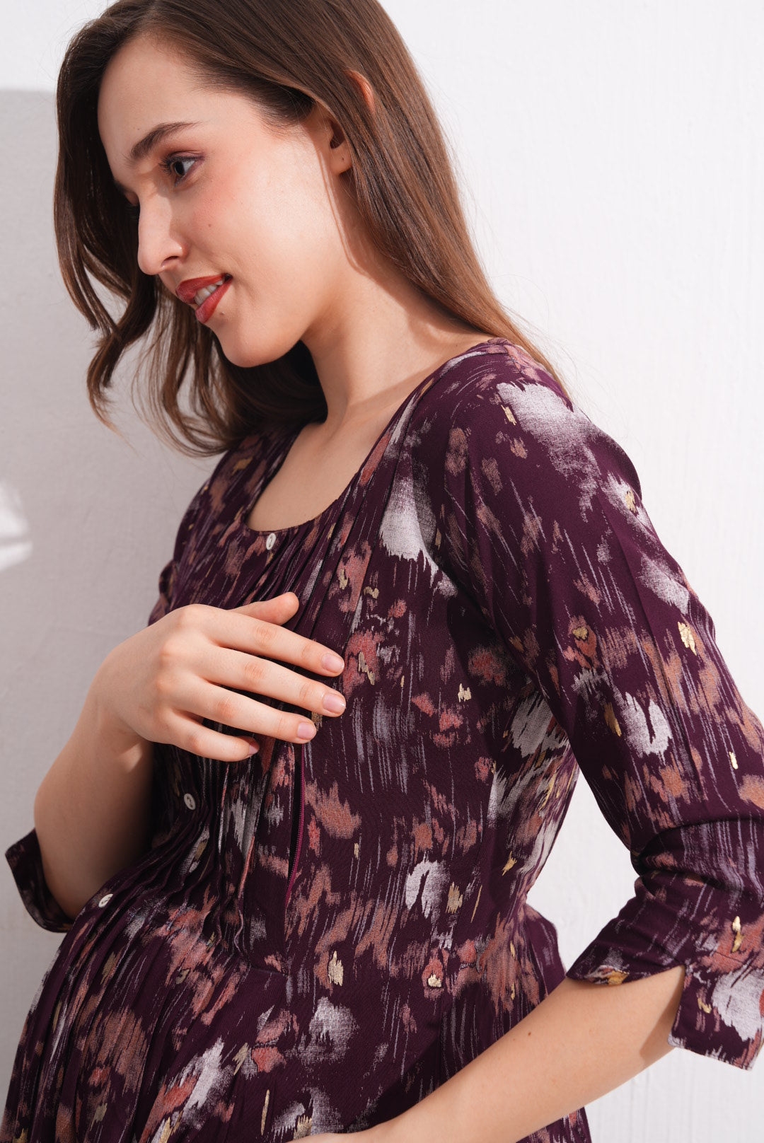 Wine-Colored Maternity 3/4th Gown